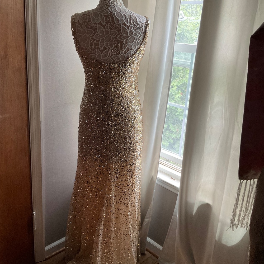 MacDuggal - Picture 7 of 9